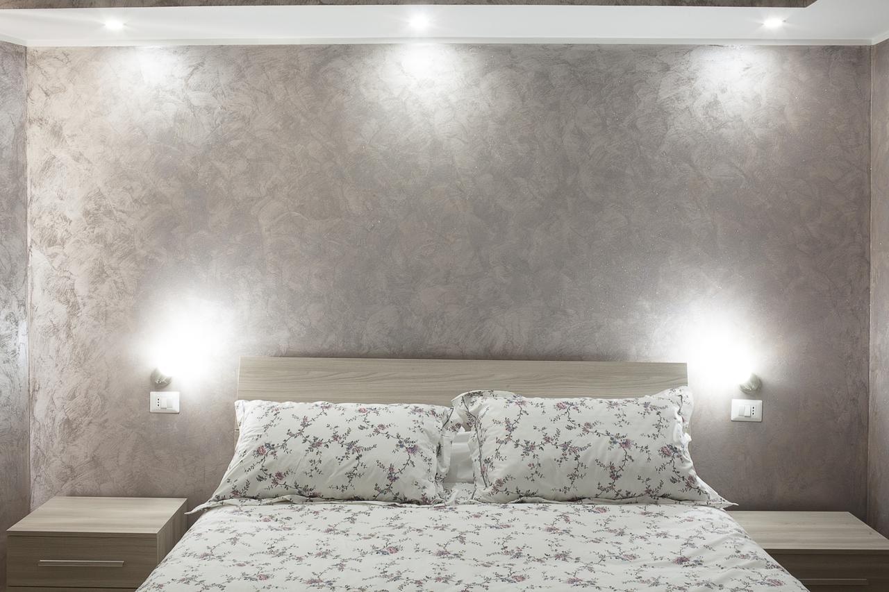 ピアッツァ・アルメリーナ Lareginadisaba Bed & Breakfast エクステリア 写真